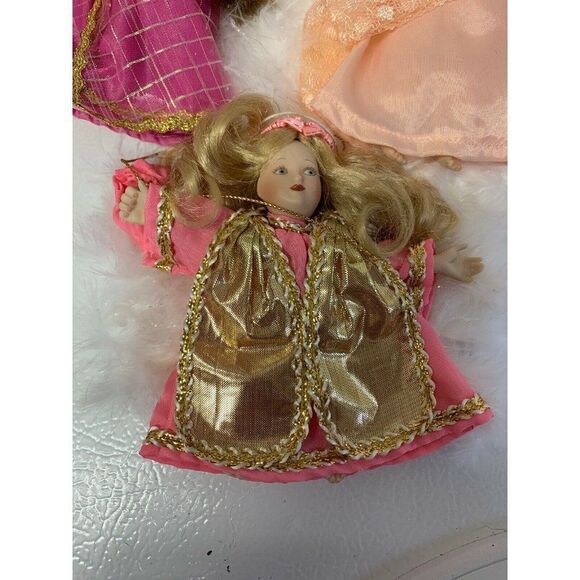 Paradise Galleries Heavenly Moments Ornament Collection Porcelain Angel Figures - Picture 2 of 7